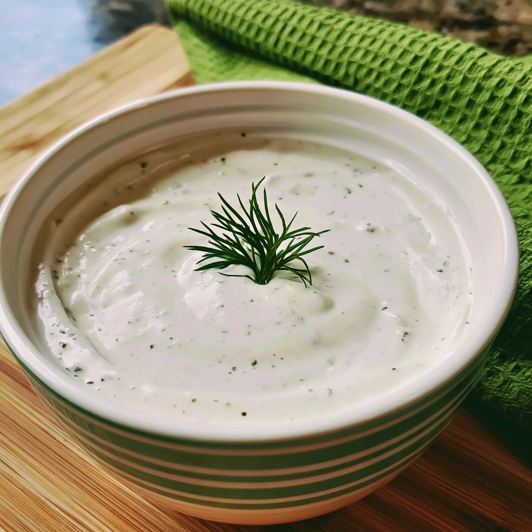 Creamy Horseradish Sauce Recipe (Quick and Easy!)